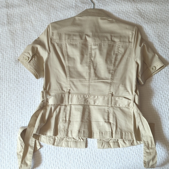 Reitmans Sz 9 Button Up Top Blazer in Tan - Picture 2 of 4